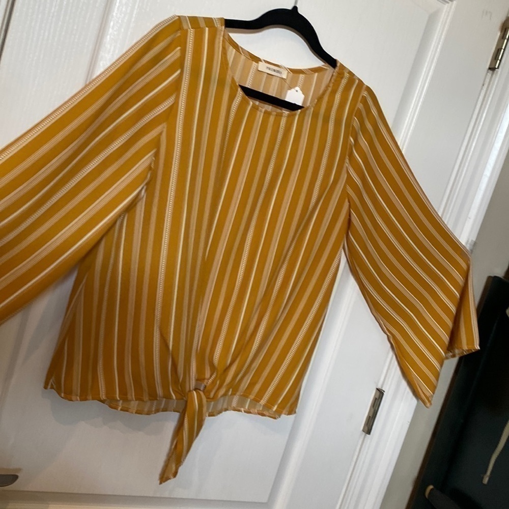 PROMESA women’s Sz S Mustard and white long bell sleeve tie front top